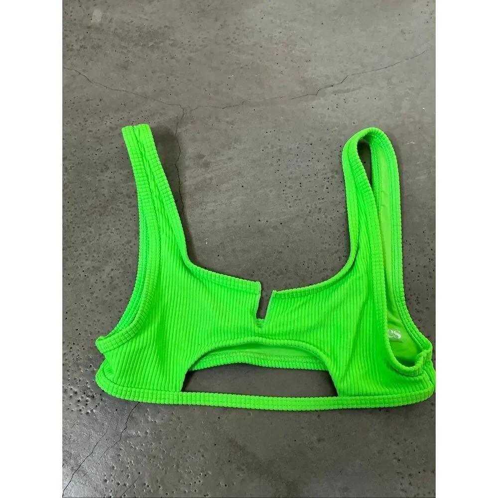 Frankie’s Bikinis Cole Ribbed Bikini Top | Green in Small